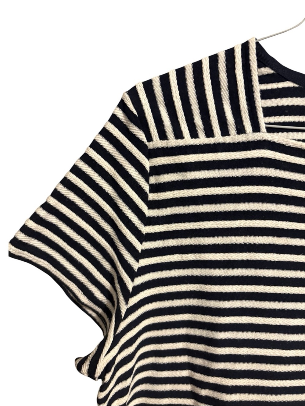 Liz Claiborne Black and White Striped Top - Picture 2 of 6